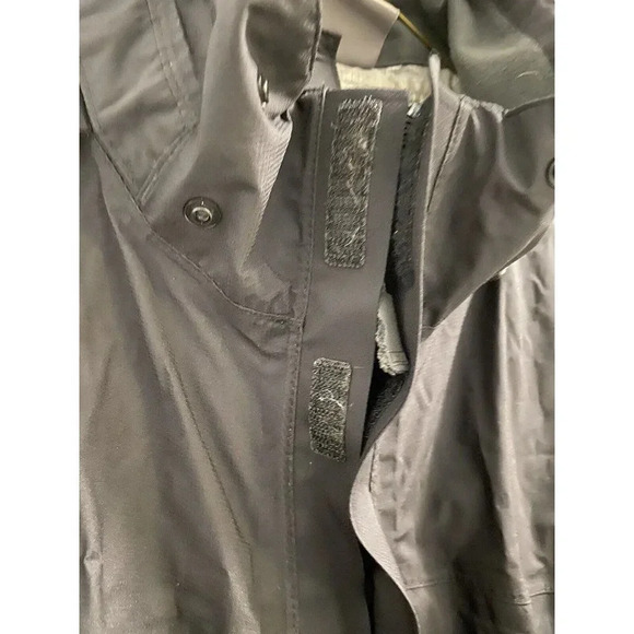 REI ELEMENTS RAIN WATERPROOF WINDBREAKER  - SIZE MEDIUM - GREAT CONDITION - Picture 2 of 9